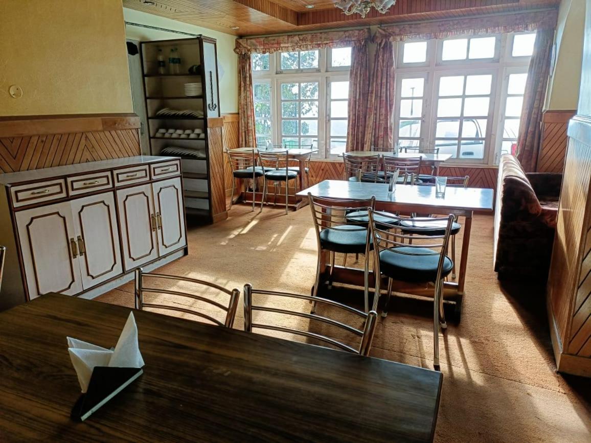 Oakwood Hotels Chail Esterno foto